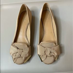 Tory Burch beige ballet flat with bow